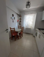 Vand apartament cu curte|en|Apartment for sale with yard|/enhu|Lakás eladó udva