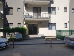 Vand apartament cu curte|en|Apartment for sale with yard|/enhu|Lakás eladó udva
