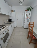 Vand apartament cu curte|en|Apartment for sale with yard|/enhu|Lakás eladó udva