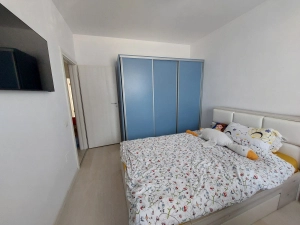 Vand apartament cu curte|en|Apartment for sale with yard|/enhu|Lakás eladó udva