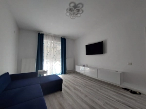 Vand apartament cu curte|en|Apartment for sale with yard|/enhu|Lakás eladó udva
