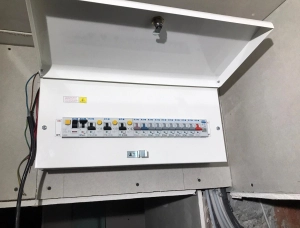 Servicii Electrice: instalatii si mentenanta preventiva|en|Electrical Services: insta
