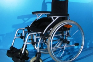 Scaun cu rotile invalizi