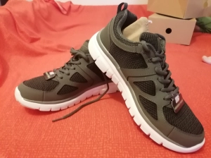 Skechers BURNS AGOURA Olive – Adidași bărbați verde oliv – comozi Memory Foam – mărimea 41 - p