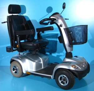 Scuter electric varstnici Invacare Orion|en|Invacare Orion electric scooter for the e