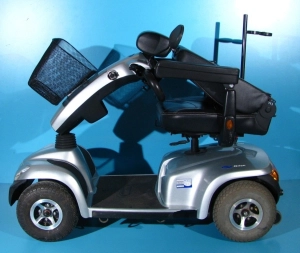 Scuter electric varstnici Invacare Orion|en|Invacare Orion electric scooter for the e