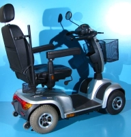 Scuter electric varstnici Invacare Orion|en|Invacare Orion electric scooter for the e