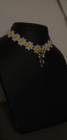 Choker handmade cu flori și fundă – accesoriu delicat|en|Chocker with flowers and bow