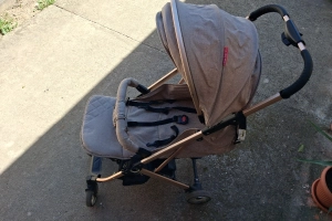 Cărucior de copii