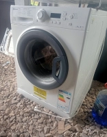 Vand mașină de spalat|en|I am selling a washing machine.|/enhu|Mosógépet árulok