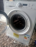 Vand mașină de spalat|en|I am selling a washing machine.|/enhu|Mosógépet árulok