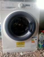Vand mașină de spalat|en|I am selling a washing machine.|/enhu|Mosógépet árulok