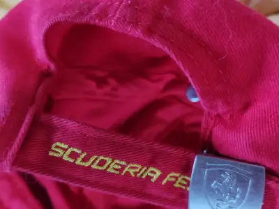 Șapcă Ferrari originală – mărime universală, stil sport