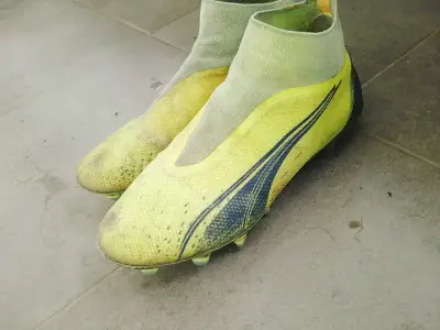 Ghete fotbal, stare bună, puțin folosite