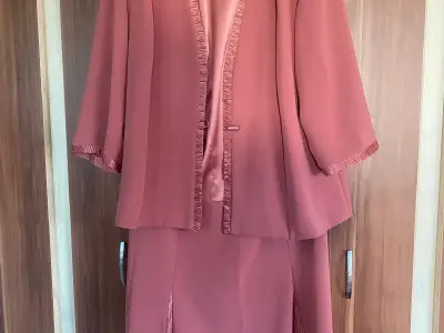 costum din 3 piese