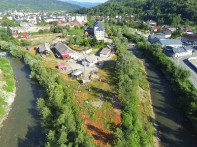 Oportunitate investiție! Fabrică cu hale și teren 9.500 mp – Vânzare flexibilă, integral / pe loturi