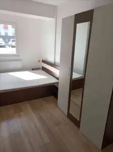 Schimb apartament Florești judetul Cluj cu casă renovată în județul Cluj.