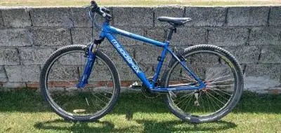 Vând o bicicletă în stare bună