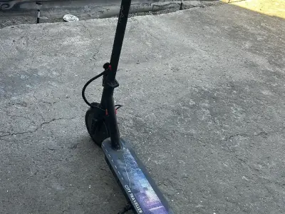 Vând trotinetă electrică 