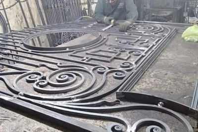 Porți și garduri din fier forjat – modele premium | Execuție la comandă