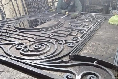 Porți și garduri din fier forjat – modele premium | Execuție la comandă