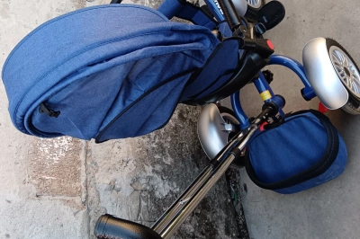 Vând tricicletă pentru copii